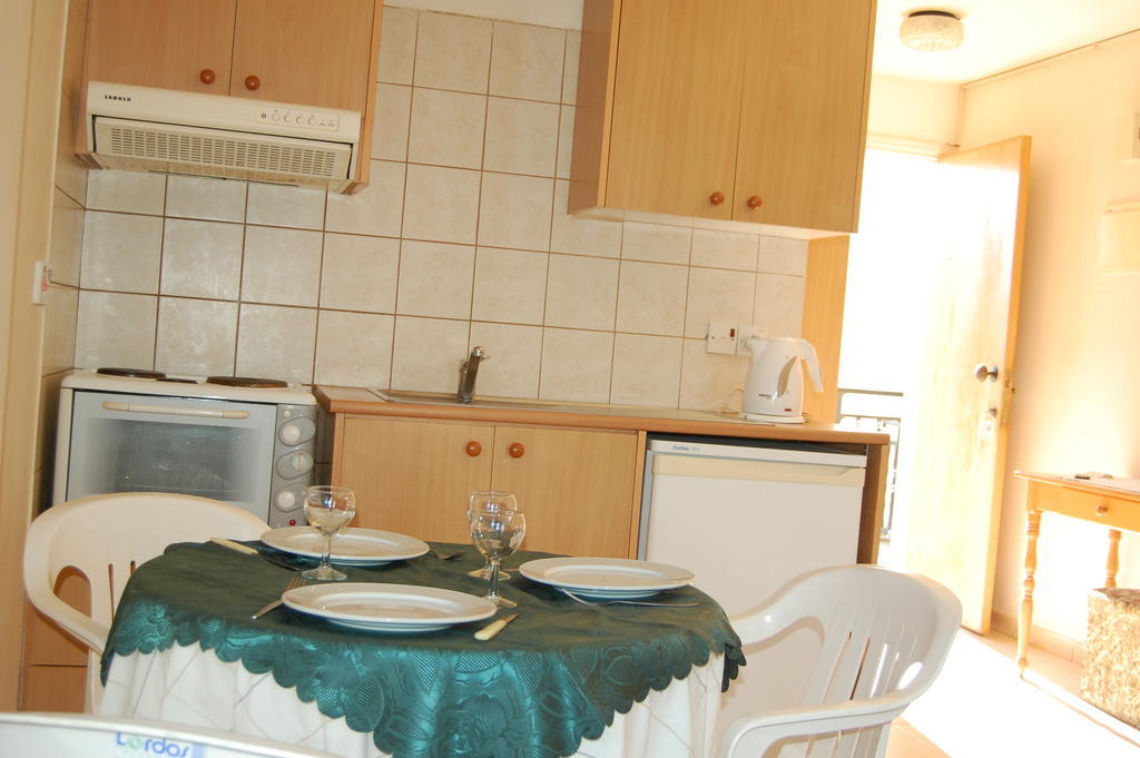 Nicos & Olympia Apartments Polis Szoba fotó