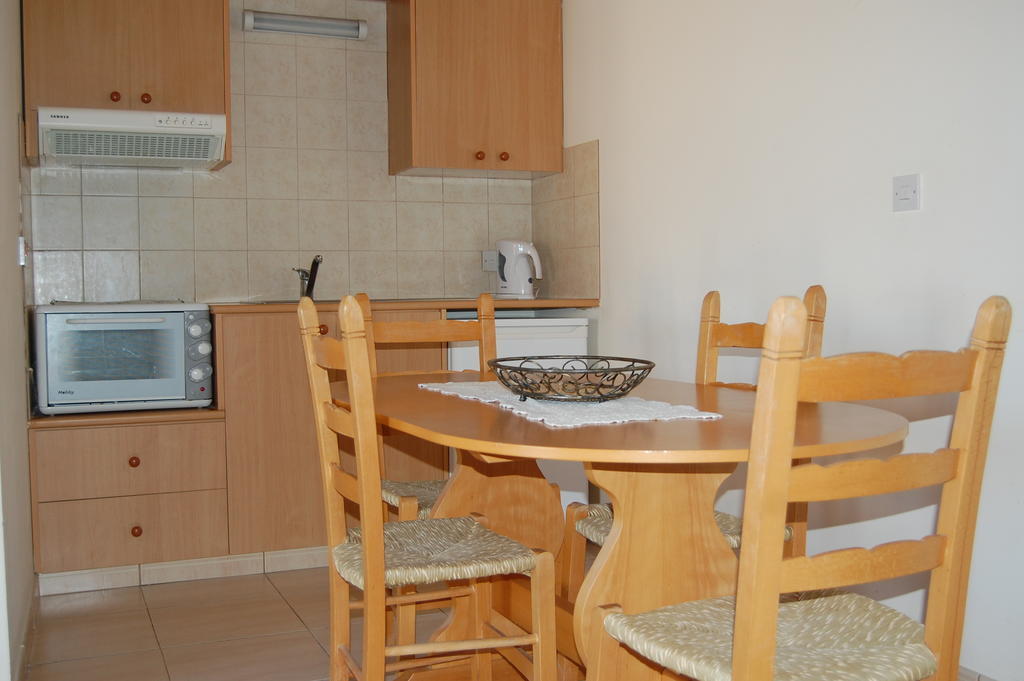 Nicos & Olympia Apartments Polis Szoba fotó
